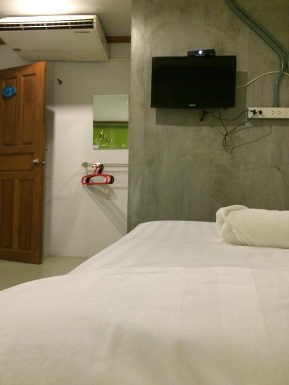 K2 Backpacker Hostel Khao Lak Kamer foto