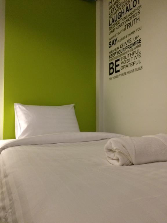 K2 Backpacker Hostel Khao Lak Kamer foto