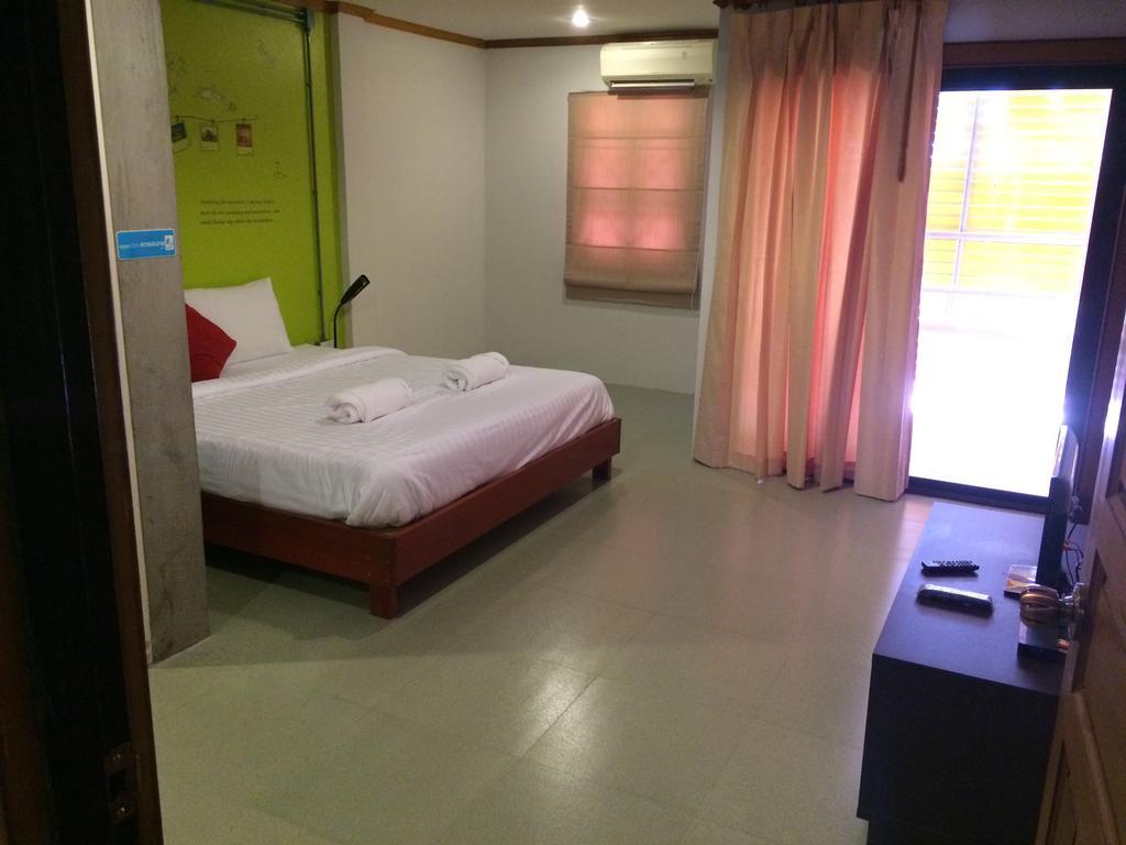 K2 Backpacker Hostel Khao Lak Kamer foto