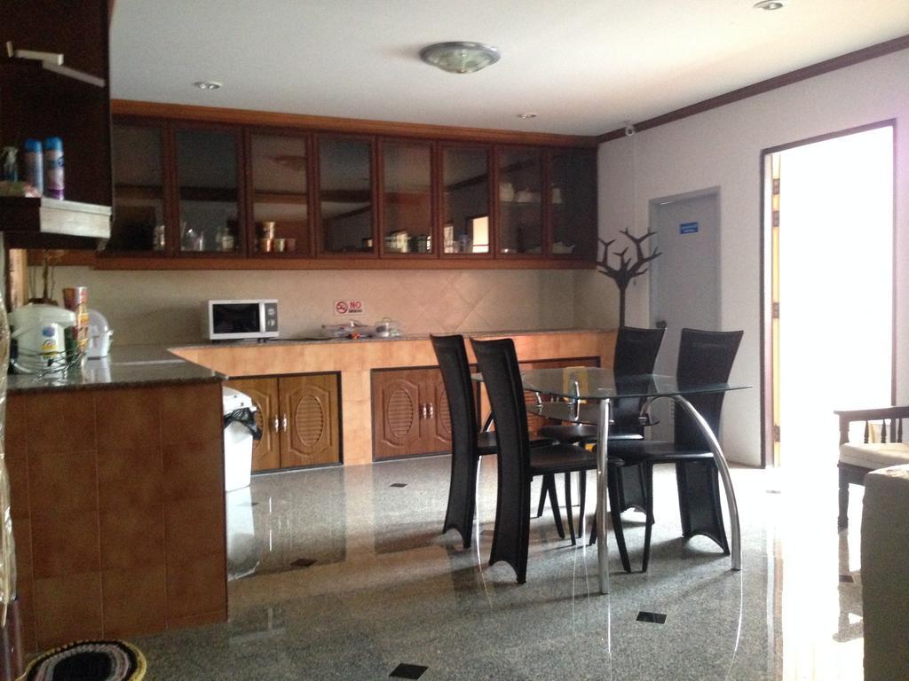 K2 Backpacker Hostel Khao Lak Buitenkant foto