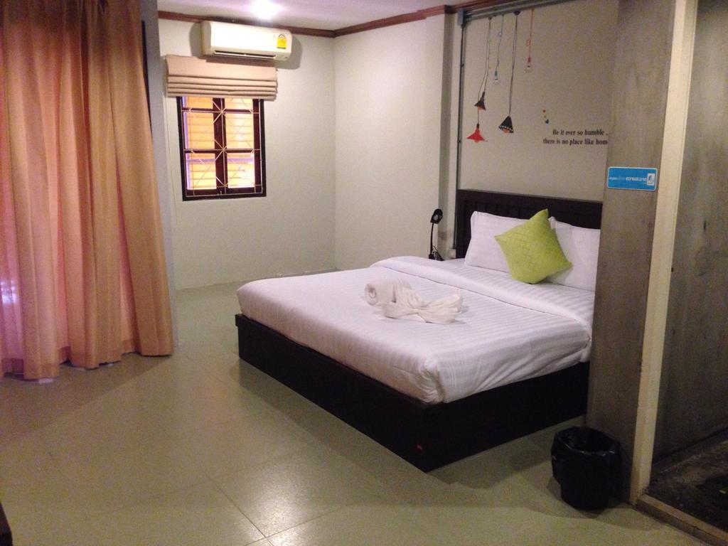 K2 Backpacker Hostel Khao Lak Kamer foto