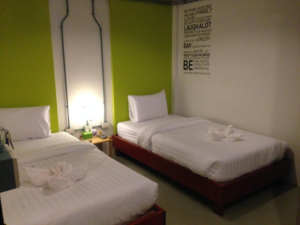 K2 Backpacker Hostel Khao Lak Kamer foto